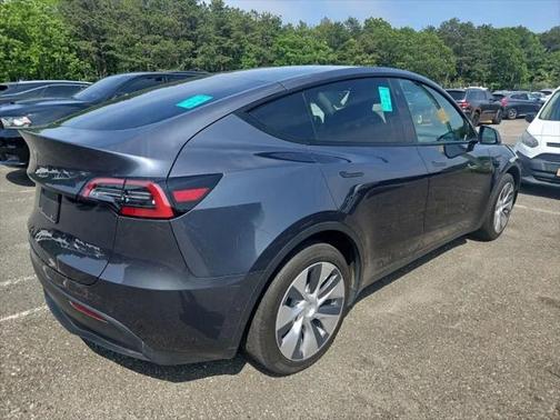 2022 Tesla Model Y Long Range Dual Motor All-Wheel Drive