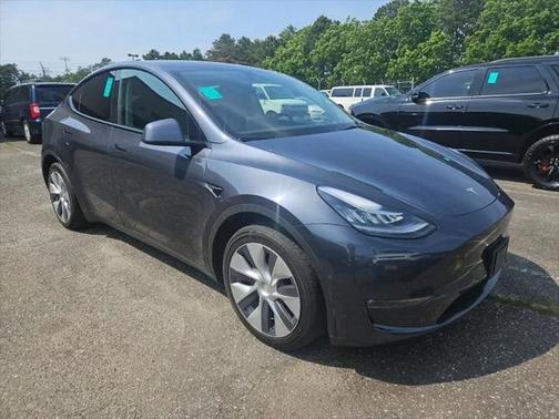 2022 Tesla Model Y Long Range Dual Motor All-Wheel Drive