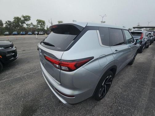 2024 Mitsubishi Outlander SE Black Edition w/Pano Roof S-AWC