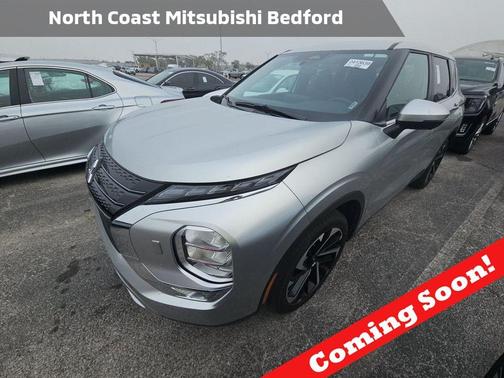2024 Mitsubishi Outlander SE Black Edition w/Pano Roof S-AWC