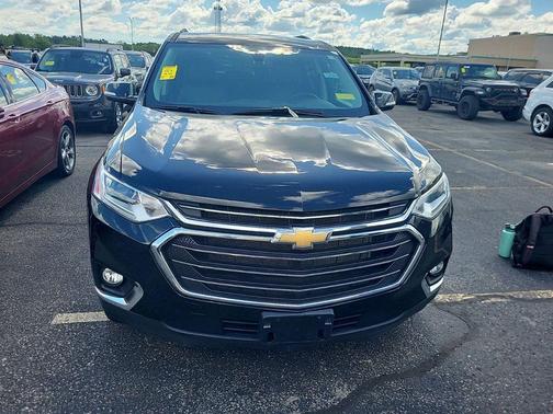 Mosaic Black Metallic 2020 Chevrolet Traverse LT Leather