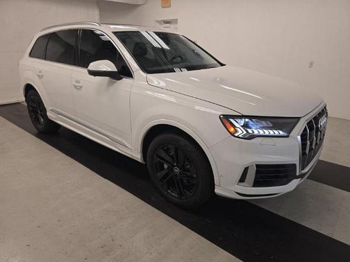 2024 Audi Q7 55 Premium Plus