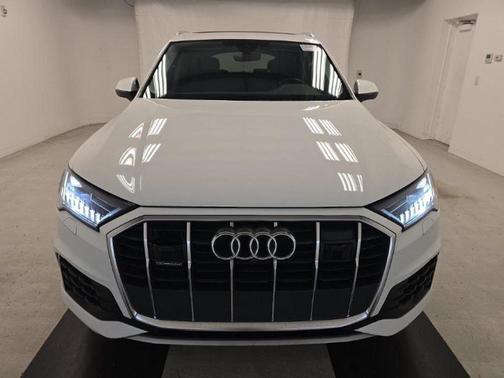 2024 Audi Q7 55 Premium Plus