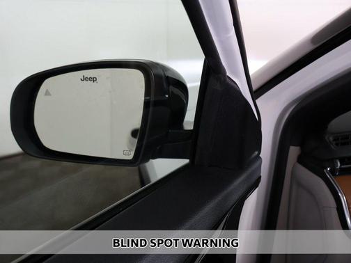 Bright White Clearcoat 2023 Jeep Compass Limited