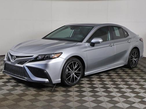 Celestial Silver Metallic 2023 Toyota Camry SE