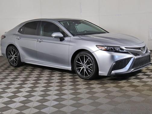 Celestial Silver Metallic 2023 Toyota Camry SE