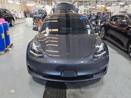 Gray 2022 Tesla Model 3 Long Range