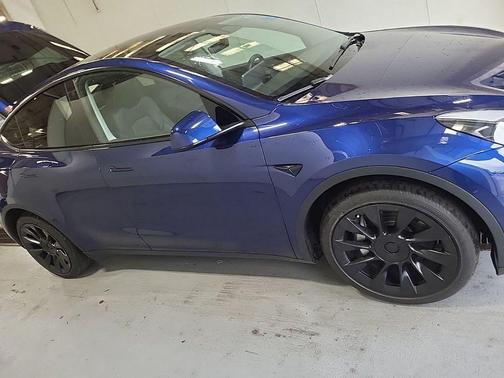 Deep Blue Metallic 2023 Tesla Model Y Long Range Dual Motor All-Wheel Drive