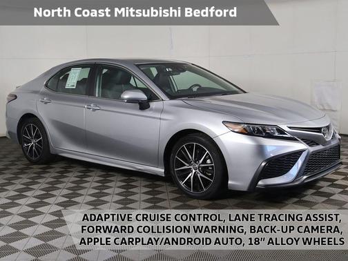Celestial Silver Metallic 2023 Toyota Camry SE