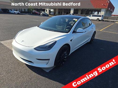 Pearl White Multi-Coat 2023 Tesla Model 3 Performance