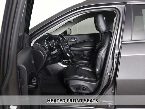 Granite Crystal Metallic Clearcoat 2019 Jeep Compass Latitude