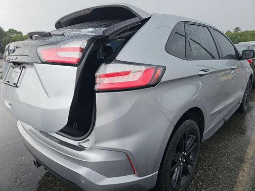 2022 Ford Edge ST Line