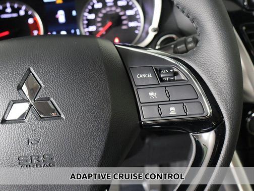 Labrador Black Pearl 2026 Mitsubishi Eclipse Cross SE