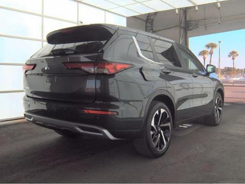 2024 Mitsubishi Outlander SE Black Edition w/Pano Roof S-AWC