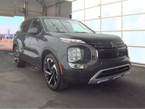 2024 Mitsubishi Outlander SE Black Edition w/Pano Roof S-AWC