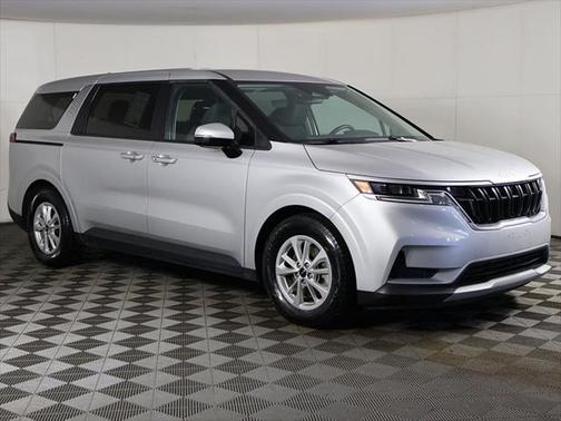 2022 Kia Carnival LX