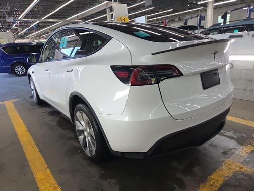 Pearl White Multi-Coat 2023 Tesla Model Y Long Range Dual Motor All-Wheel Drive
