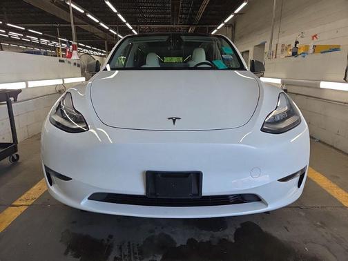 Pearl White Multi-Coat 2023 Tesla Model Y Long Range Dual Motor All-Wheel Drive