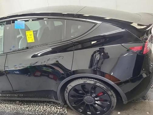 2022 Tesla Model Y Performance Dual Motor All-Wheel Drive