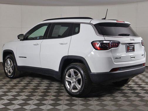 Bright White Clearcoat 2023 Jeep Compass Latitude