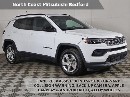 Bright White Clearcoat 2023 Jeep Compass Latitude