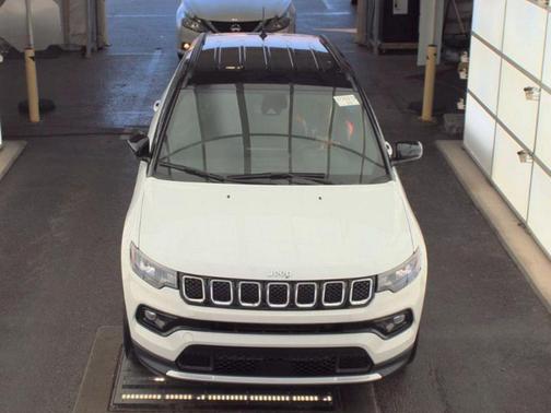 Bright White Clearcoat 2023 Jeep Compass Limited