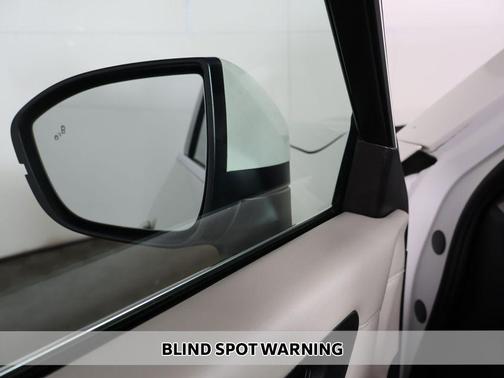 Pearl White Tricoat 2023 Nissan Pathfinder SL 4WD