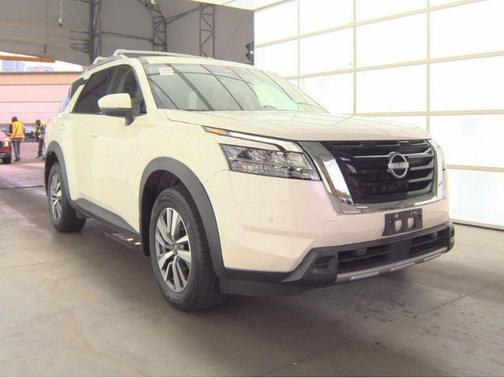 Pearl White Tricoat 2023 Nissan Pathfinder SL 4WD
