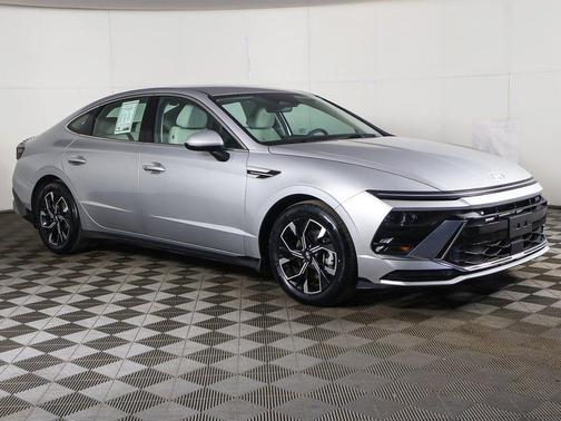 Aero Silver 2024 Hyundai SONATA SEL