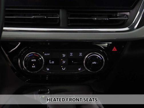Mosaic Black Metallic 2025 Chevrolet Trax LT