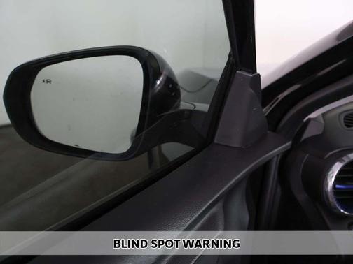 Mosaic Black Metallic 2025 Chevrolet Trax LT