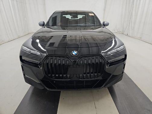 Black Sapphire Metallic 2023 BMW 760 i xDrive