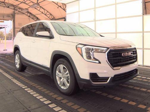 Summit White 2024 GMC Terrain SLE