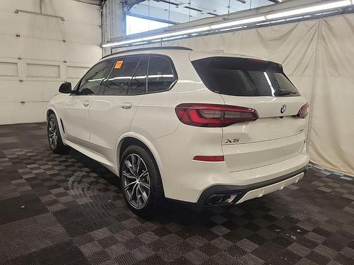 White 2022 BMW X5 xDrive40i