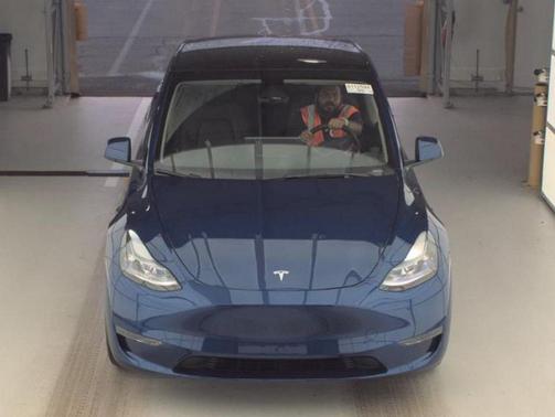 2024 Tesla Model Y Long Range Dual Motor All-Wheel Drive