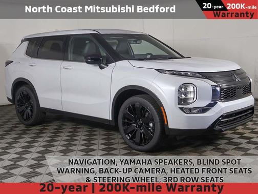 White Diamond 2026 Mitsubishi Outlander LE
