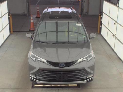 2023 Toyota Sienna Platinum 7 Passenger