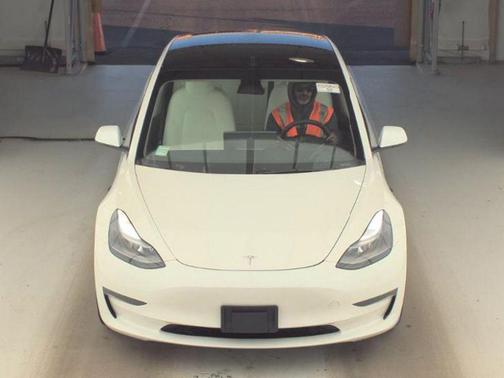 White 2023 Tesla Model 3 Standard Range