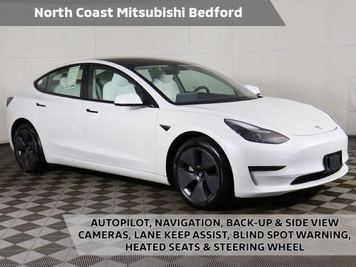 Pearl White Multi-Coat 2023 Tesla Model 3 Standard Range