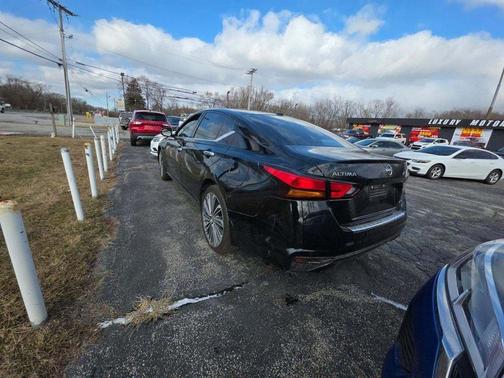 Super Black 2023 Nissan Altima 2.5 SL