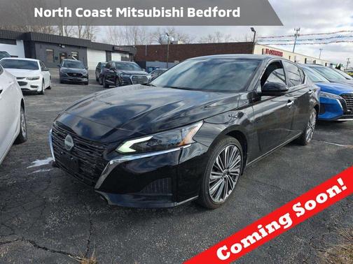 Super Black 2023 Nissan Altima 2.5 SL