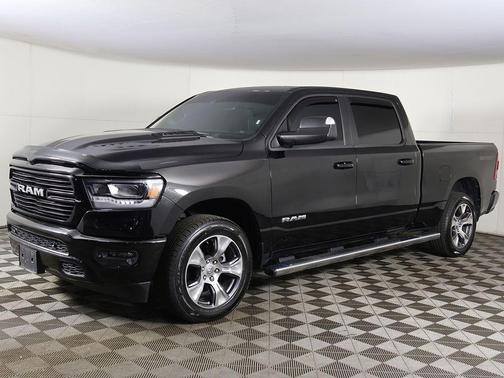 Diamond Black Crystal Pearlcoat 2023 RAM 1500 Laramie