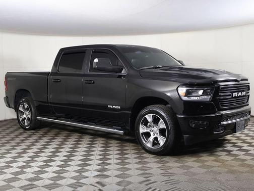 Diamond Black Crystal Pearlcoat 2023 RAM 1500 Laramie