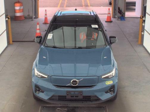 2023 Volvo XC40 Recharge Pure Electric Twin Plus