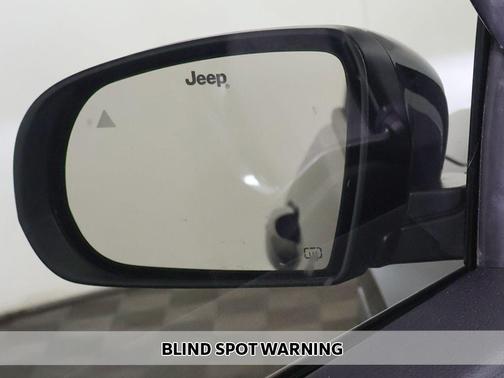 Diamond Black Crystal Pearlcoat 2025 Jeep Compass Latitude