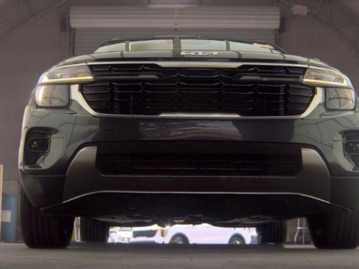 Gravity Gray 2024 Kia Seltos S