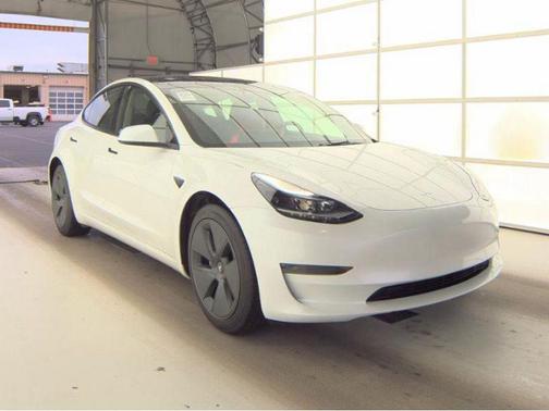 Pearl White Multi-Coat 2023 Tesla Model 3 Standard Range