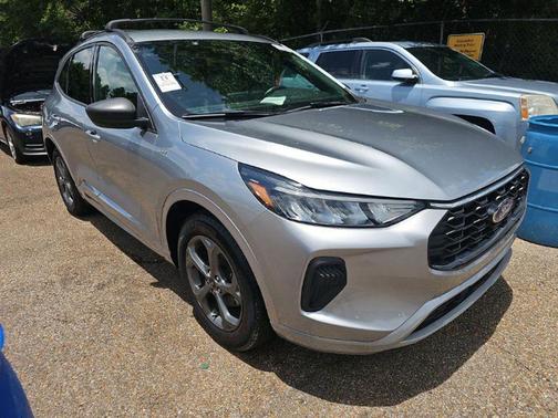 Iconic Silver Metallic 2024 Ford Escape ST-Line