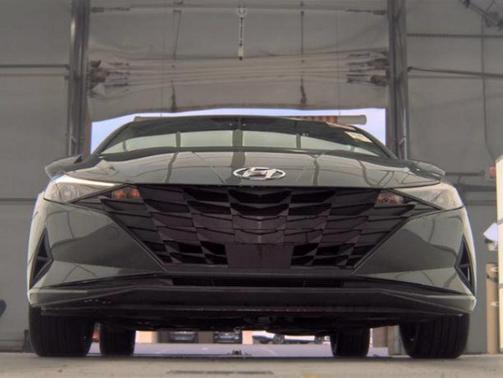 Ecotronic Gray 2023 Hyundai ELANTRA SEL