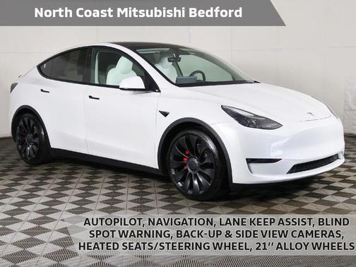Pearl White Multi-Coat 2023 Tesla Model Y Performance Dual Motor All-Wheel Drive